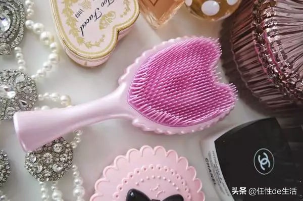 瞬间让你的秀发柔顺光滑,秀发柔顺的秘密教程