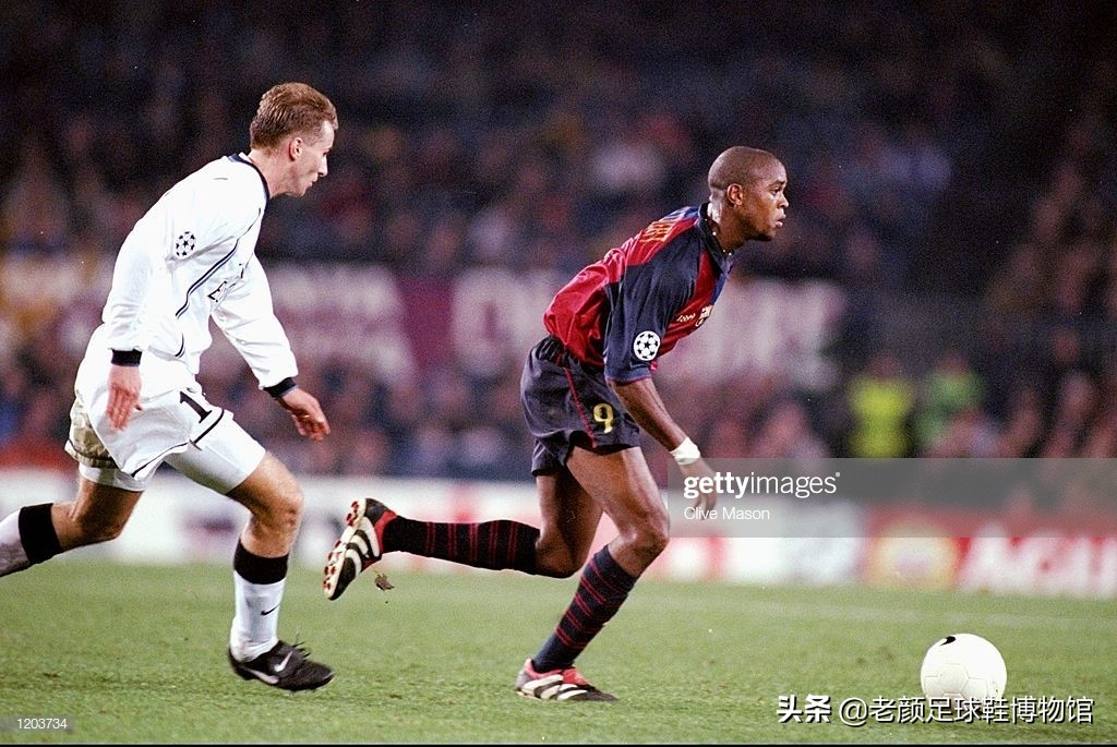 踢翻米兰王朝的贾府少年，身背“杀人犯、强奸犯”恶名的荷兰锋霸