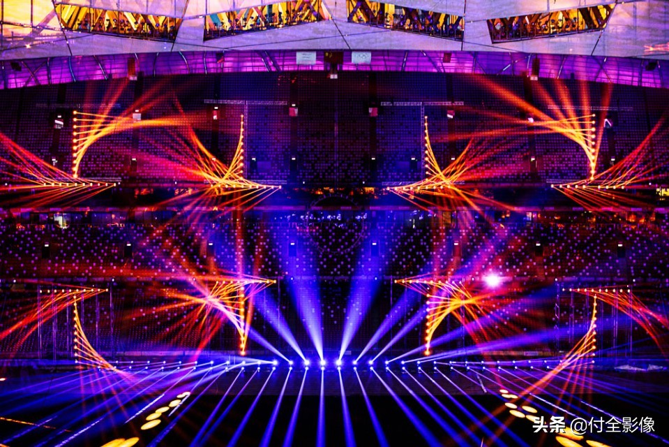 鸟巢沸腾瞬间,鸟巢合唱爱如潮水