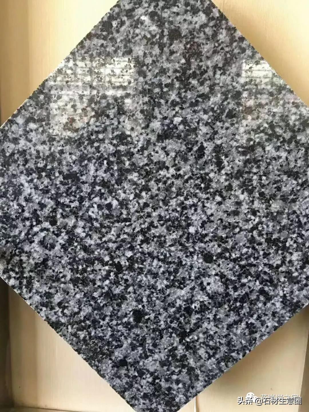 花岗岩黑色的是石英吗,景观石材花岗岩黑色