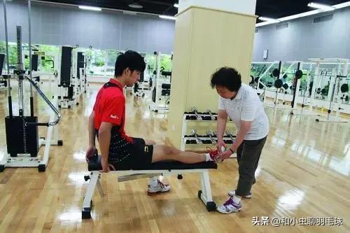 羽毛球打多了脚踝疼该怎么缓解,打羽毛球对脚踝有影响吗