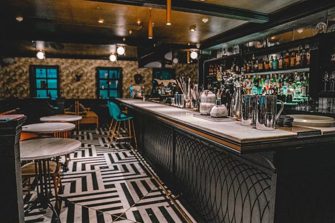 召唤佛山大胃王！足足八层高XXXXXL号大力水手汉堡，全部吃完免单