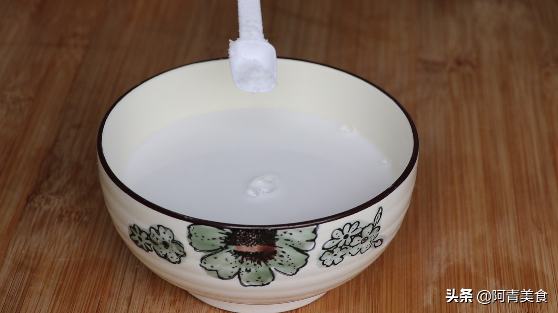 凉皮最简单快速做法不揉面不洗面,凉皮新做法不用洗面不用揉面