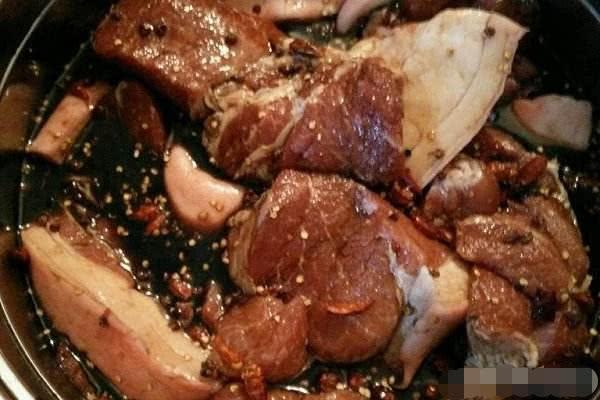 腊肉不香还“发臭”,只因腌肉时3个错误做法，不注意腊肉白做了