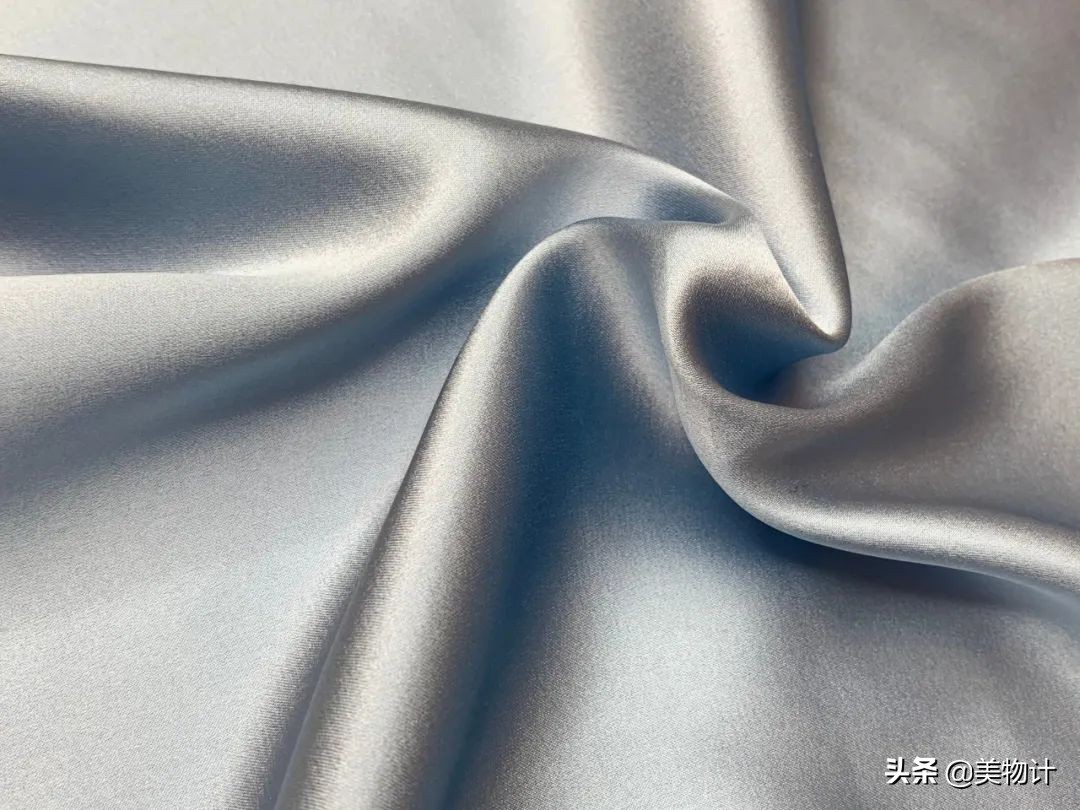 真丝,温润在女人身上的一丝情意