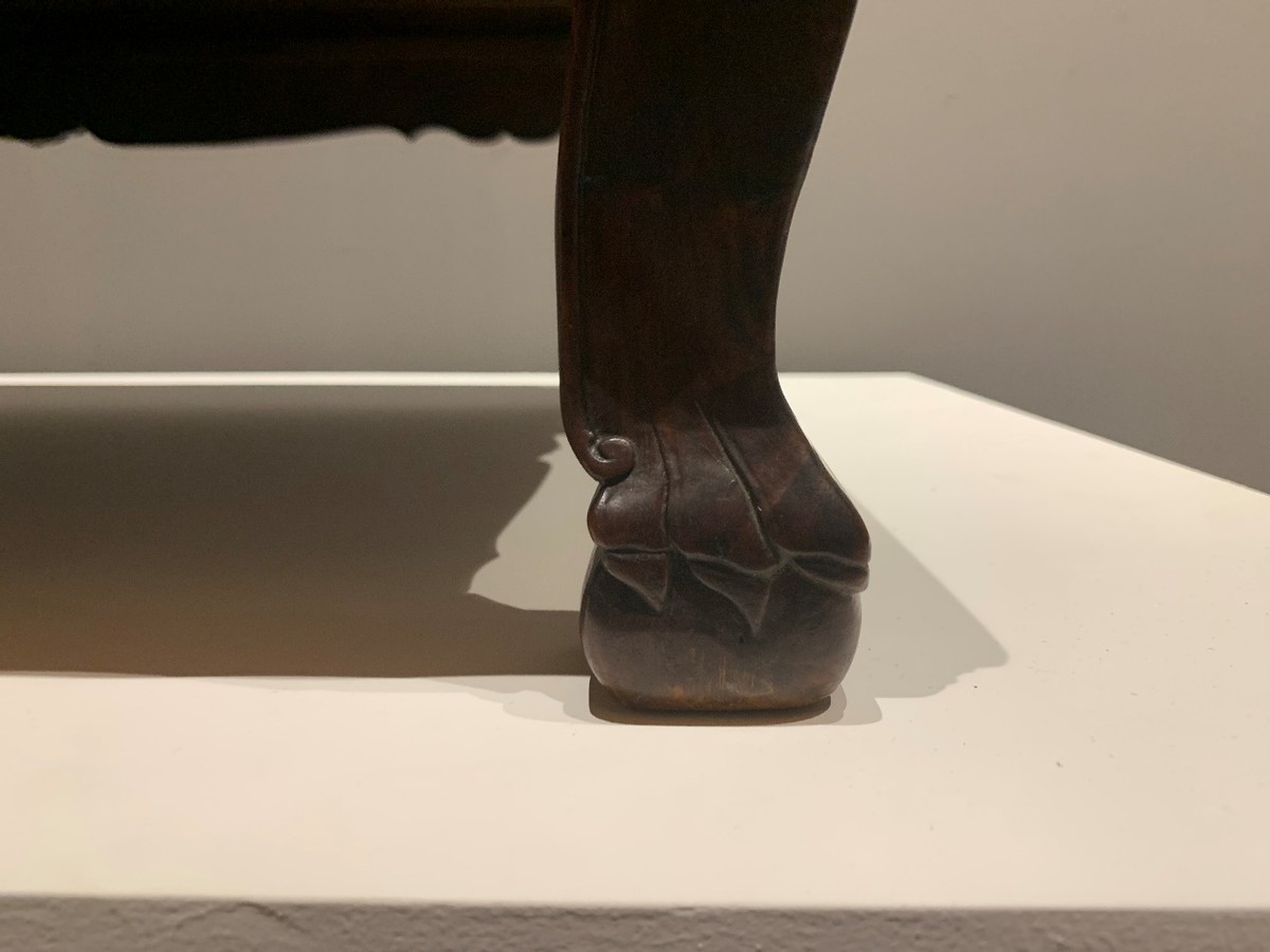 黄花梨小炕桌一百多年的值多少钱,黄花梨透雕螭龙纹炕桌