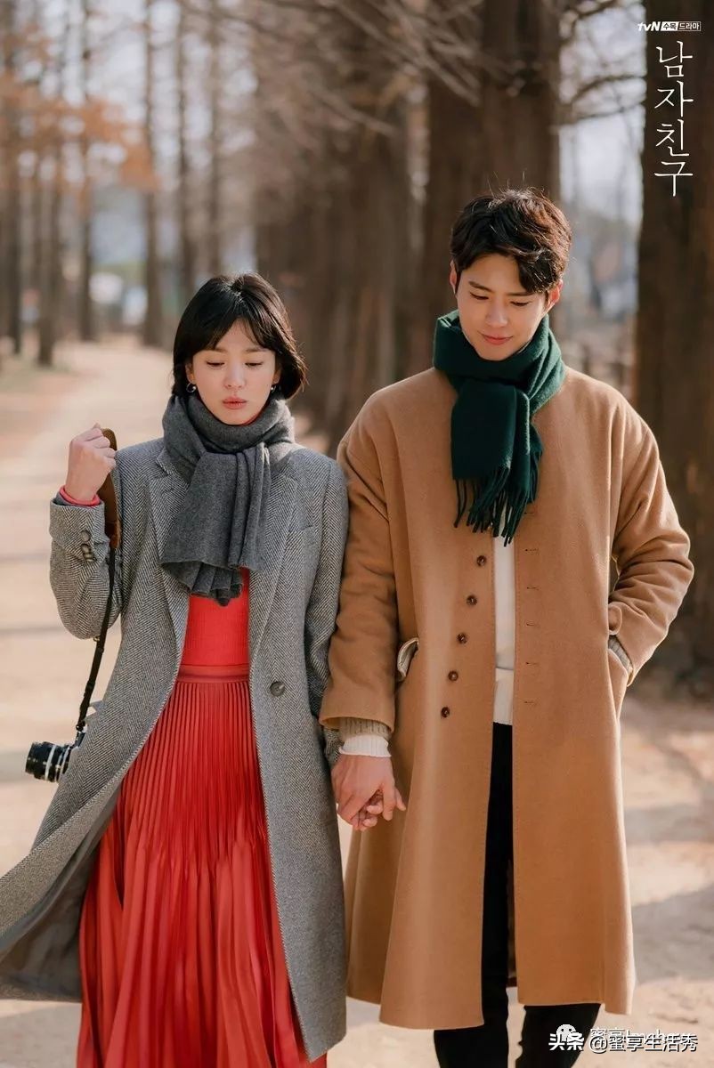 凯特王妃和梅根王妃哪个更大,凯特王妃梅根穿衣搭配