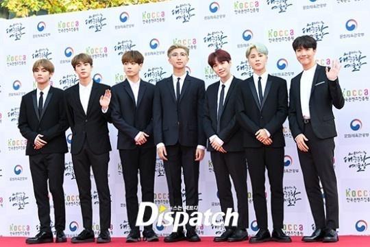 2020金唱片防弹少年团reaction,金唱片台下防弹少年团反应2020