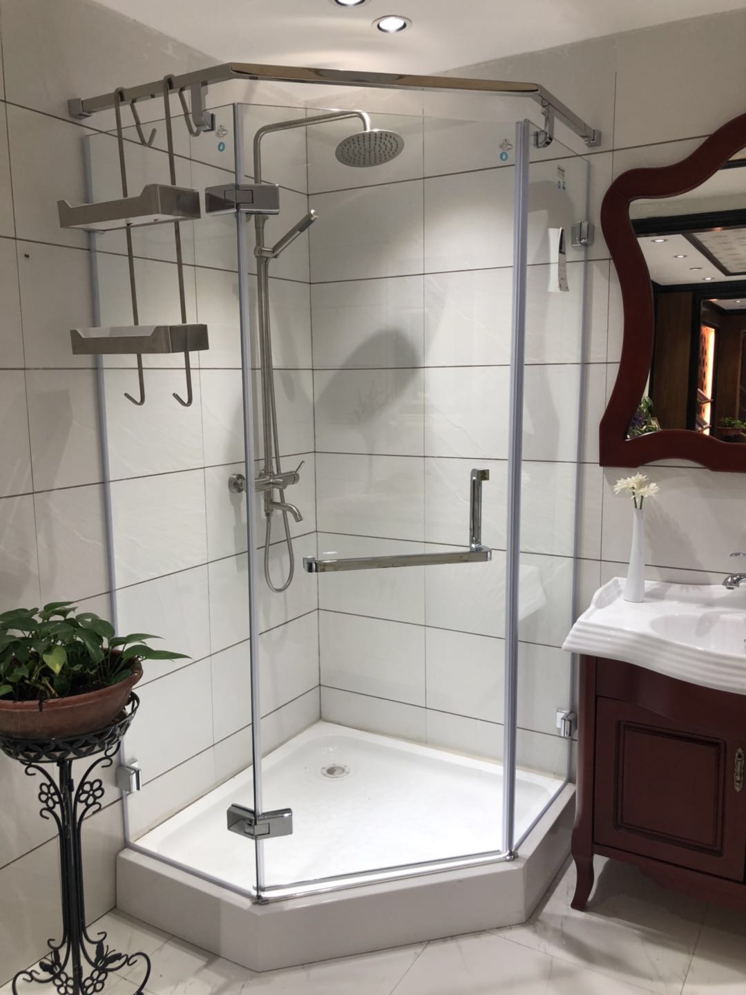 怎么选卫生间花洒马桶和浴柜,卫生间的马桶和淋浴柜怎么选