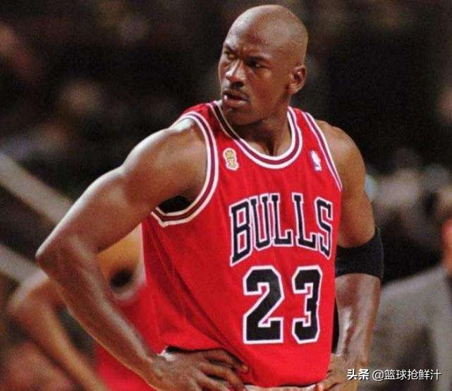 乔丹三次复出彻底封神,乔丹两次复出