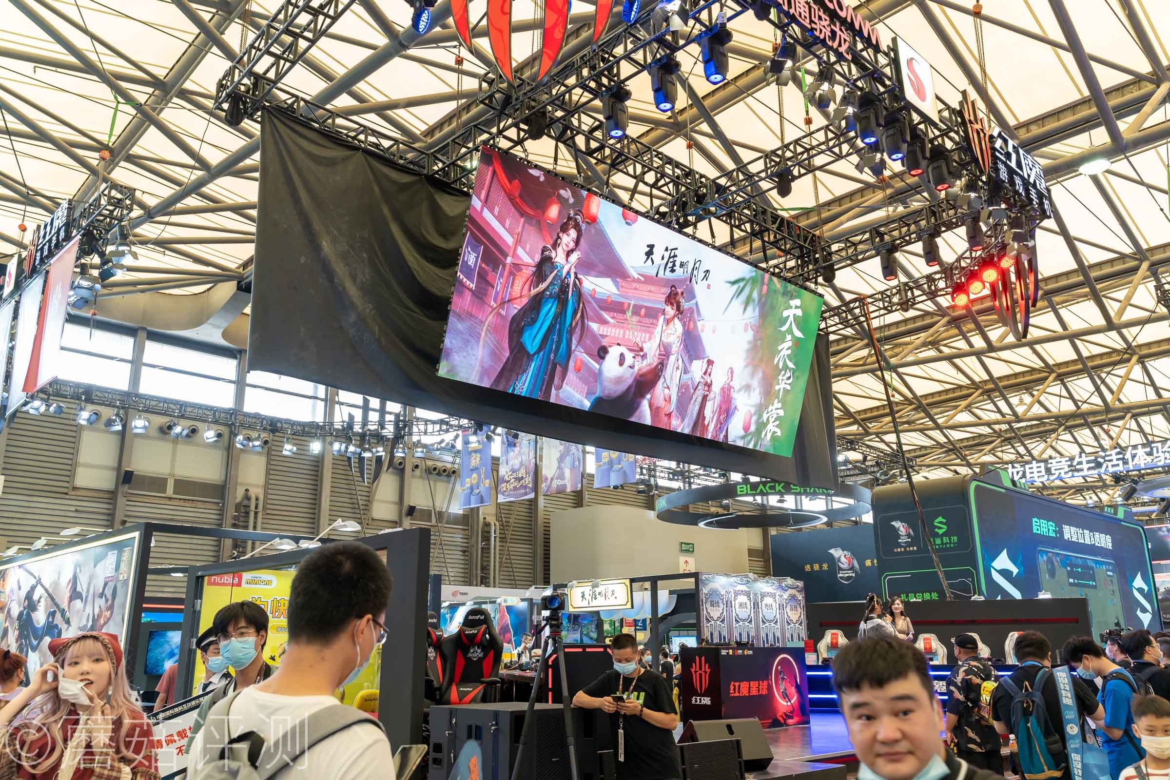 又有啥好玩的？蘑菇带你逛ChinaJoy2021，硬件、车和漂亮的小姐姐
