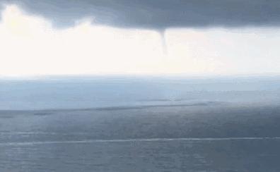 海陵岛龙吸水现象,海陵岛惊现龙吸水奇观