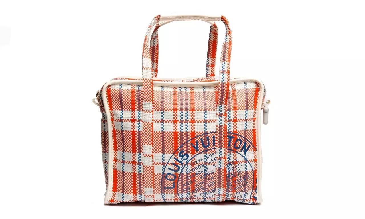 从时尚界的引领者到城乡结合部的代表,欧时力经历了啥?