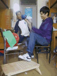 搞笑gif段子因为爱情所以共患难,搞笑gif段子小伙子你谈恋爱了吗