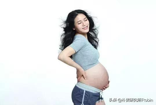 唐嫣晒自拍美照巧藏孕肚,唐嫣简单孕肚照