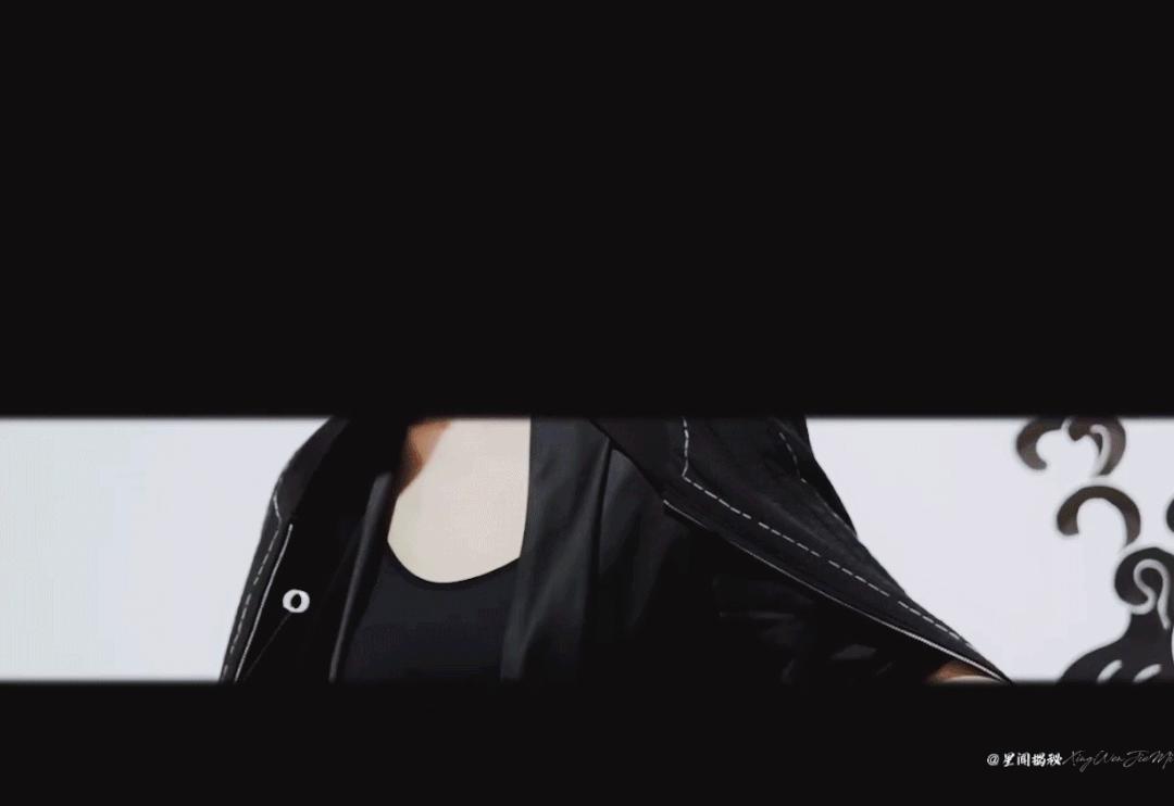 胸大和胸小穿衣服的差距,胸大和胸小穿t恤对比