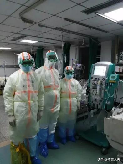 医师节抗疫英雄,疫情期间的医生护士英雄事迹