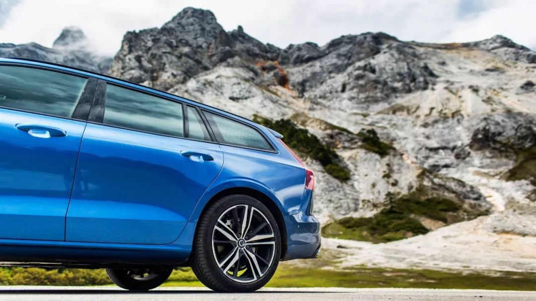 带你领略诗与远方全新沃尔沃v60,试驾沃尔沃v60最新款