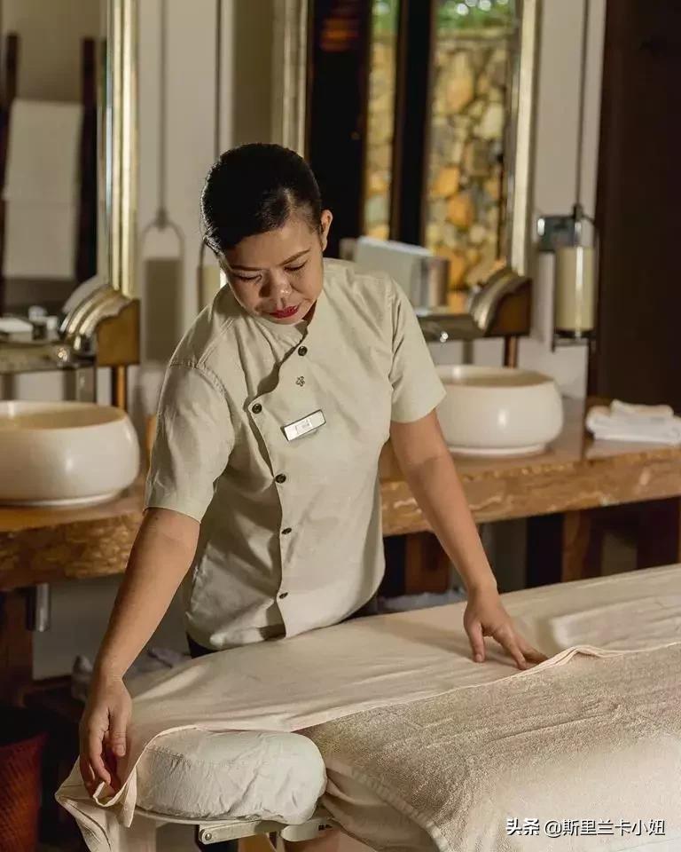 鏂噷鍏板崱缃楄幈澶忔湹,缃楄幈澶忔湹闇嶉】鑻卞紡鑼跺洯