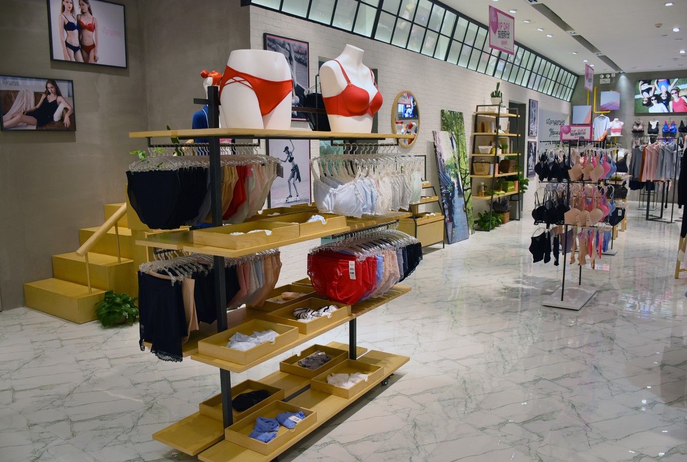 女生密语,穿胸罩嫌紧怎么办