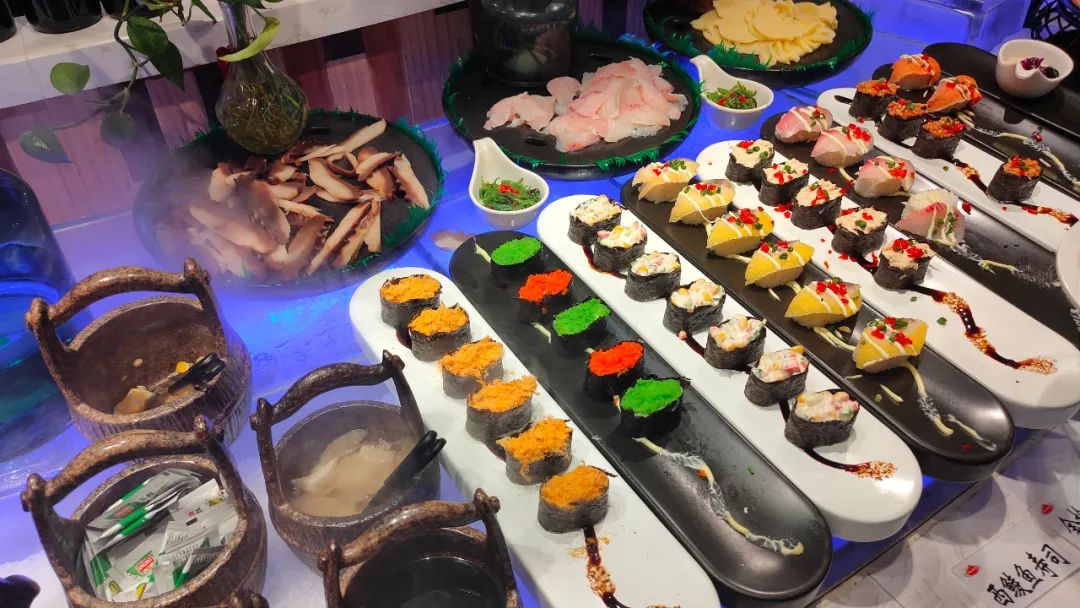 独家亲测，告诉你49元爽吃原价98元的牛排披萨自助，超高性价比