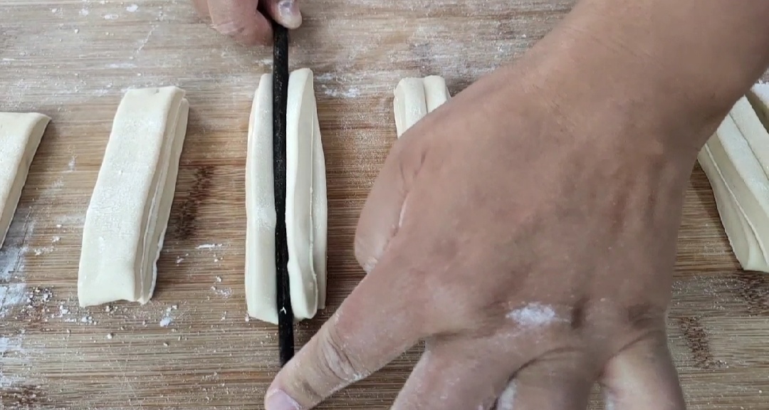 油条怎么做会更酥脆,油条怎么蓬松酥脆