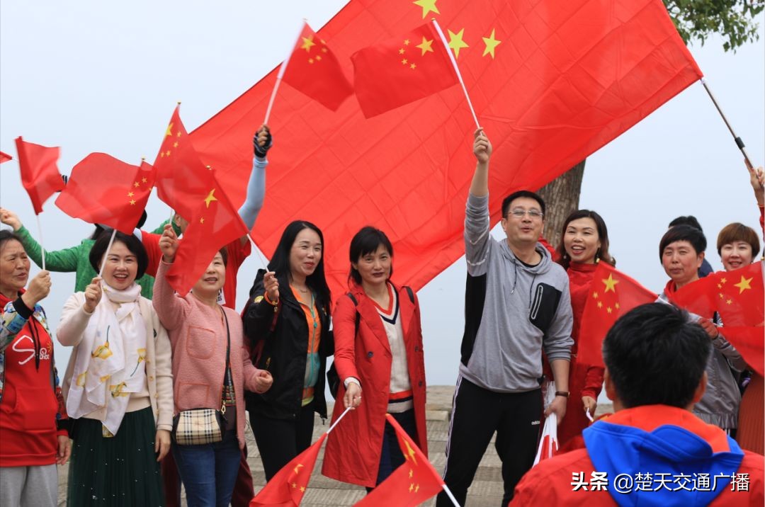 一条绿道一次快闪百位记者,东湖绿道大学生快闪