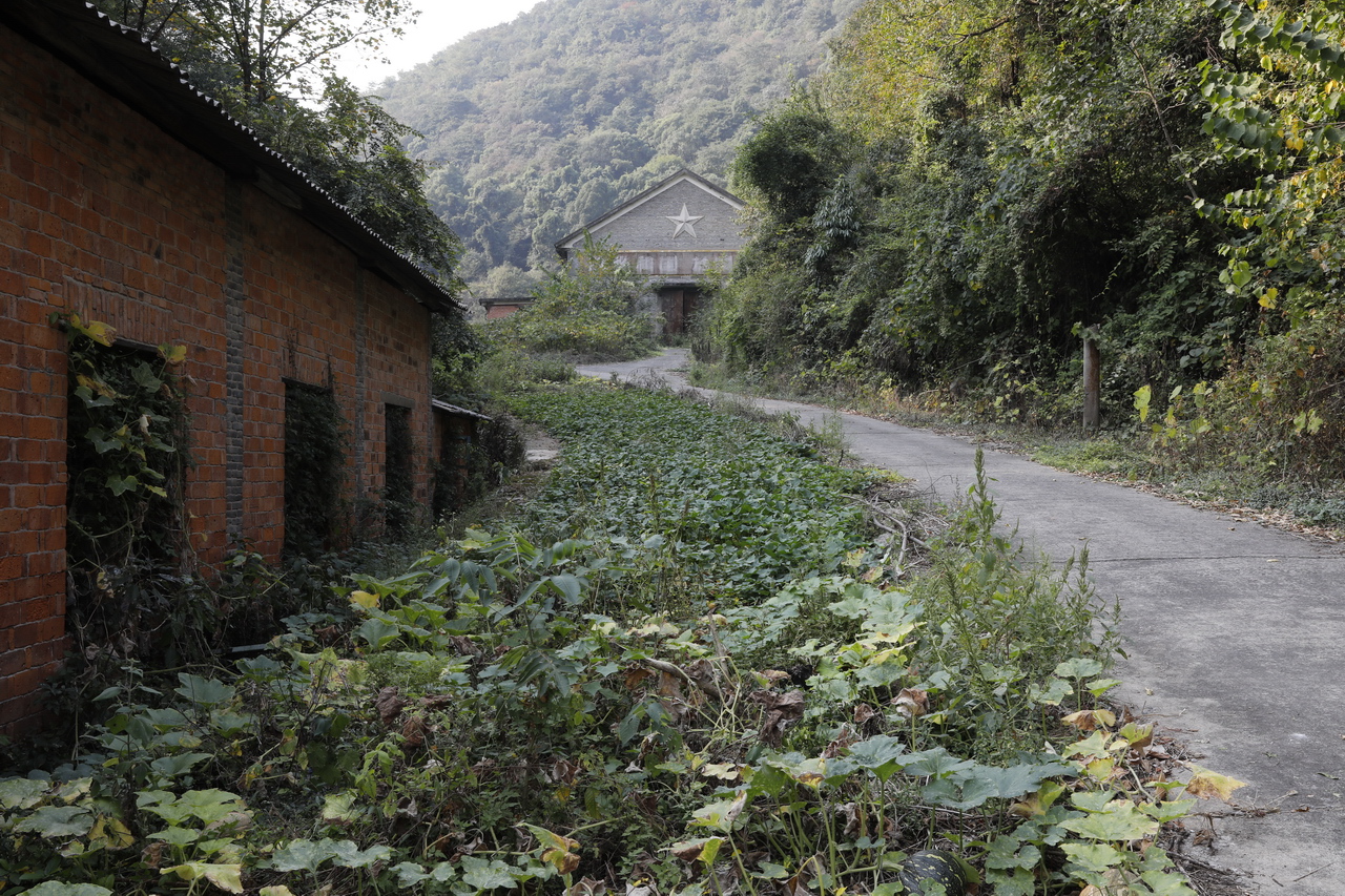 三线系列之13:国营二三八厂,国营湖北华中精密仪器厂