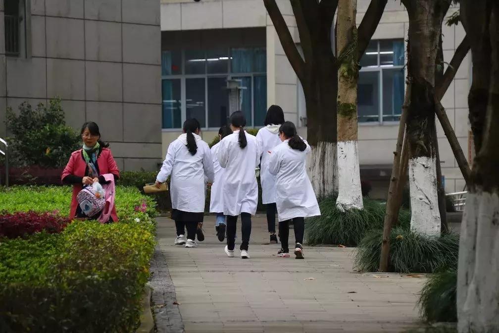 探秘北京大学食堂,四川探秘大学食堂