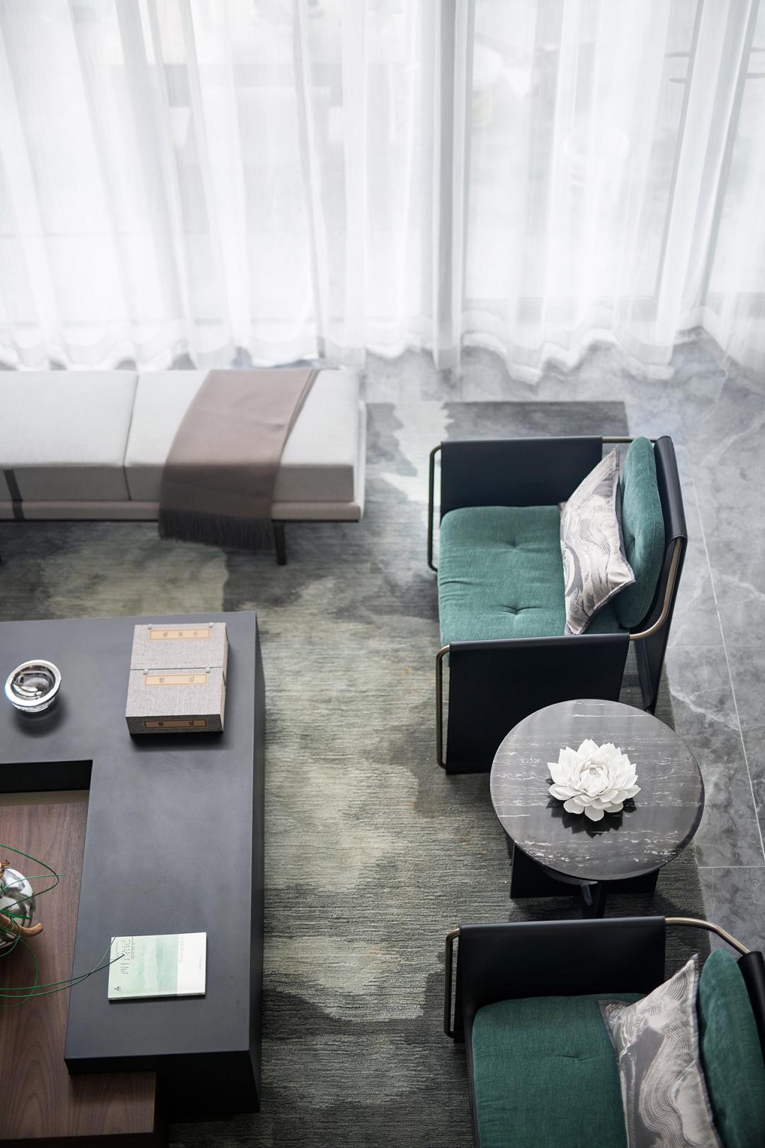 「香港方黄集团新作」静谧无忧桃花源vs烈艳蓝金Dior