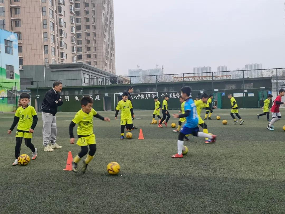 校园足球联赛郑上路,郑州郑上路小学足球队2013