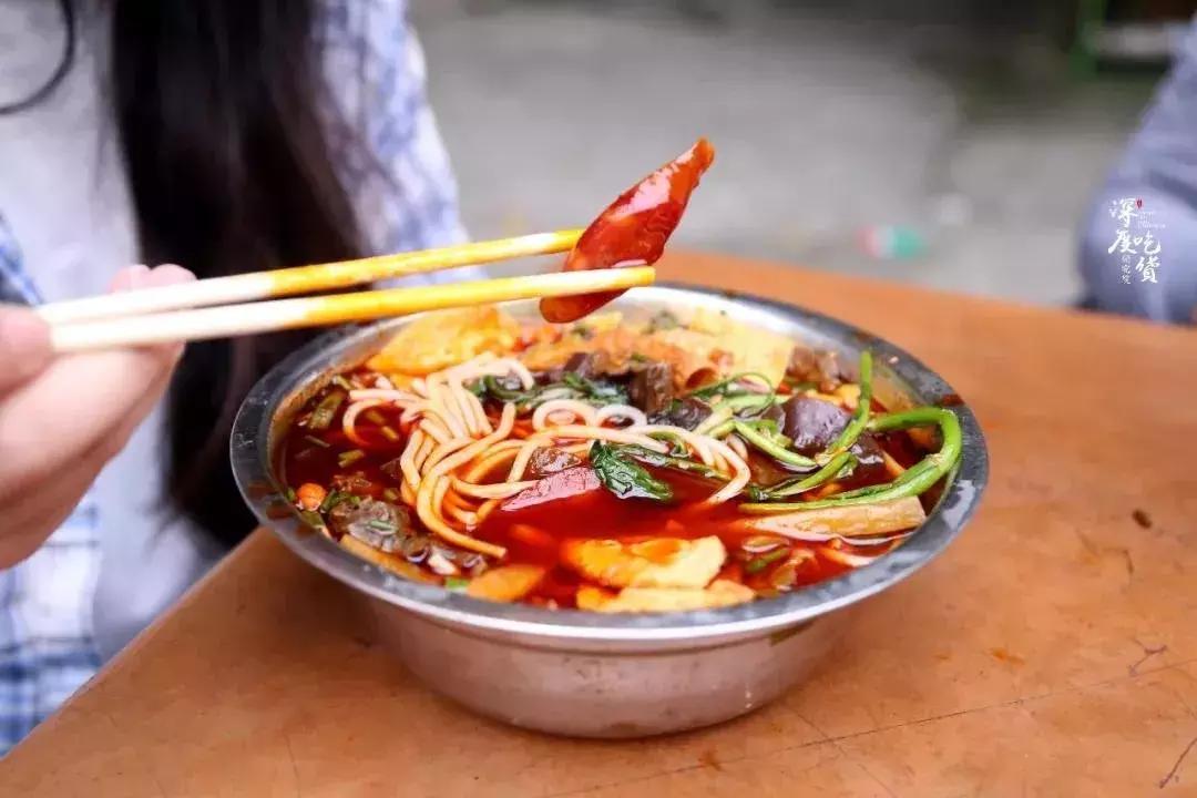 在柳州一千块钱能吃什么,15元在柳州能吃什么