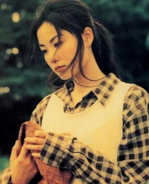 王菲的情史经历,王菲情史谈过几次恋爱