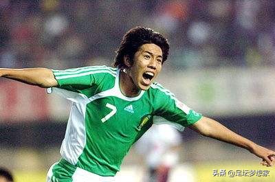 足坛历史十大球星c罗,现役足球巨星排名前十名c罗