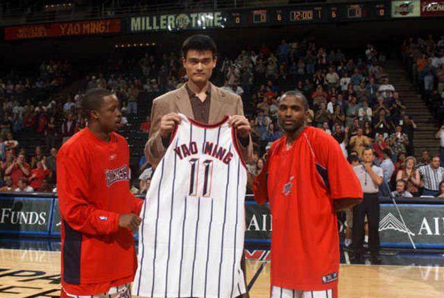 姚明在nba时期出场的锐步鞋,姚明受伤和锐步有关系吗