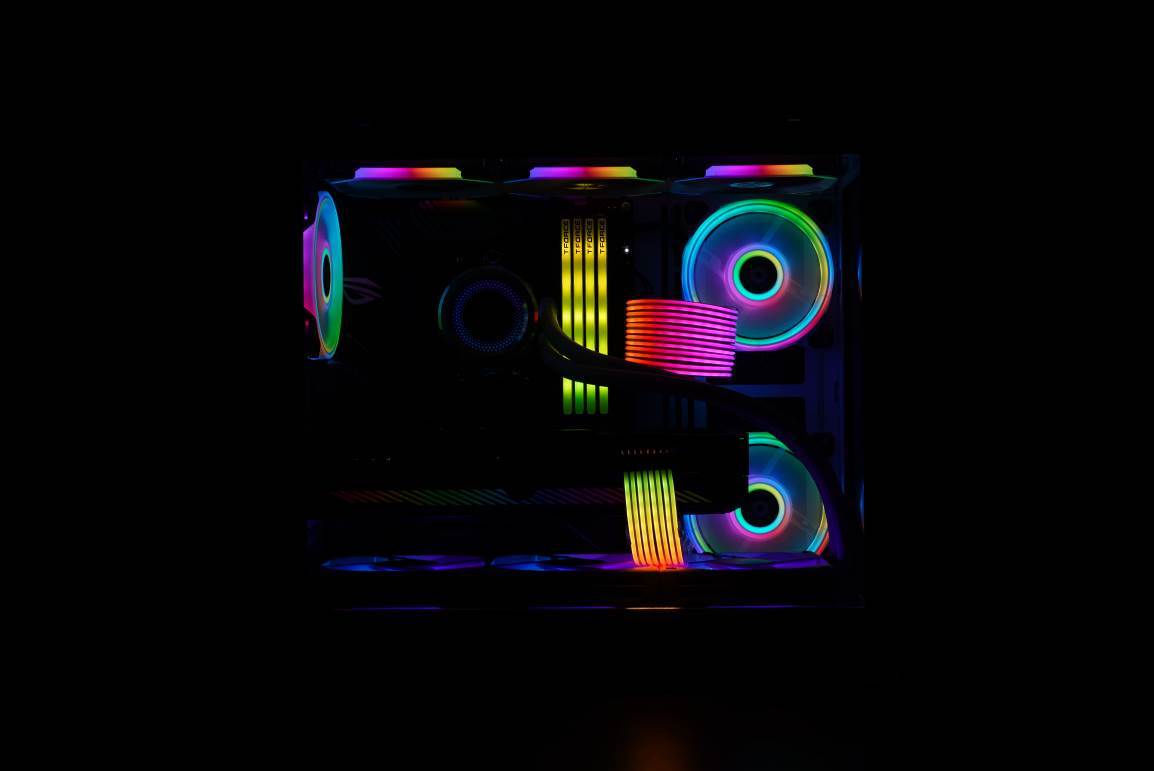 联力包豪斯mini机箱大小,联力包豪斯mini能横装吗