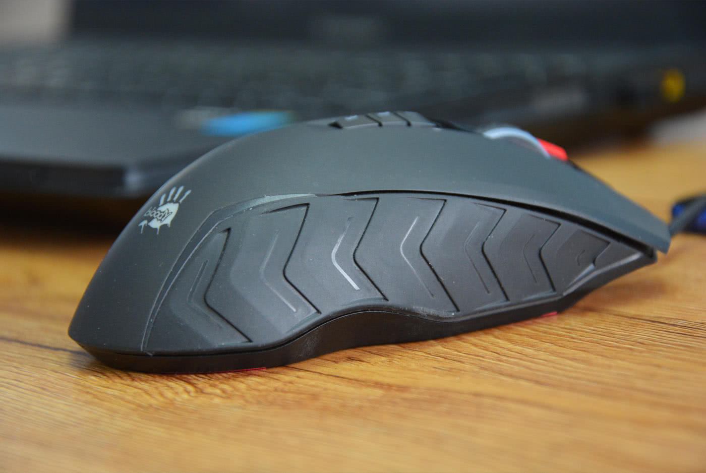 双飞燕j95鼠标价格,双飞燕j90s鼠标适合吃鸡