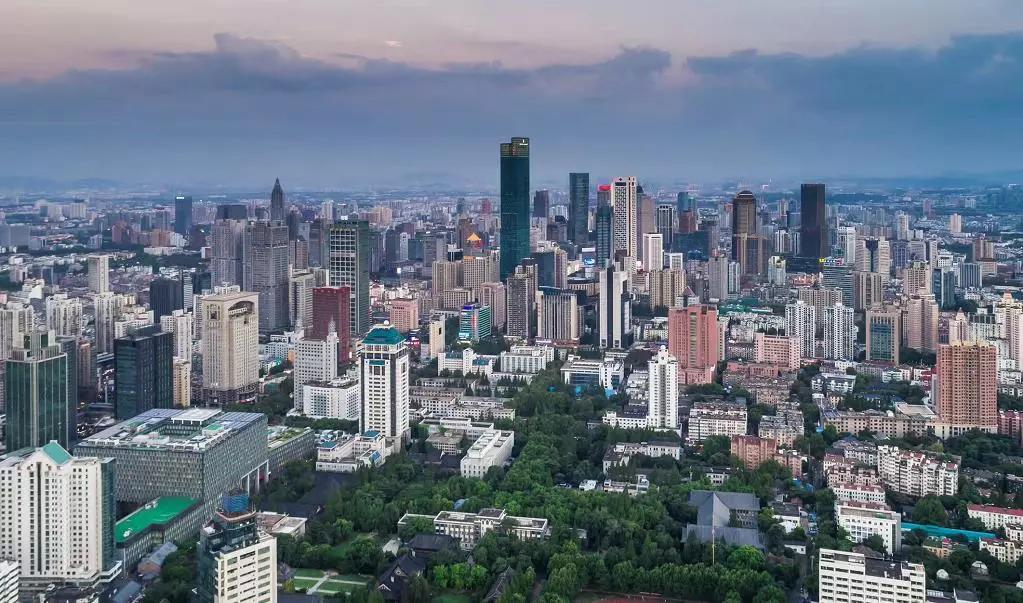 南京亮出年中答卷gdp同比增长22%,南京上半年gdp增速