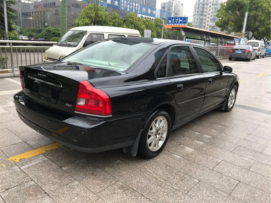 08年沃尔沃s803.0t油耗,沃尔沃s80和s90有什么大区别