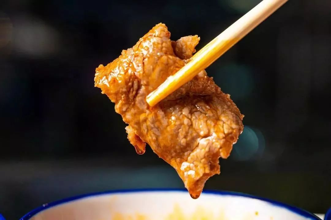 “酒鬼少女”特邀，900公里外的成都网红酒馆终于空降昆明