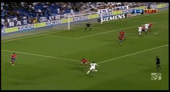 球迷最佳模仿对象，“边路天尊”的盘带技术如何实现？