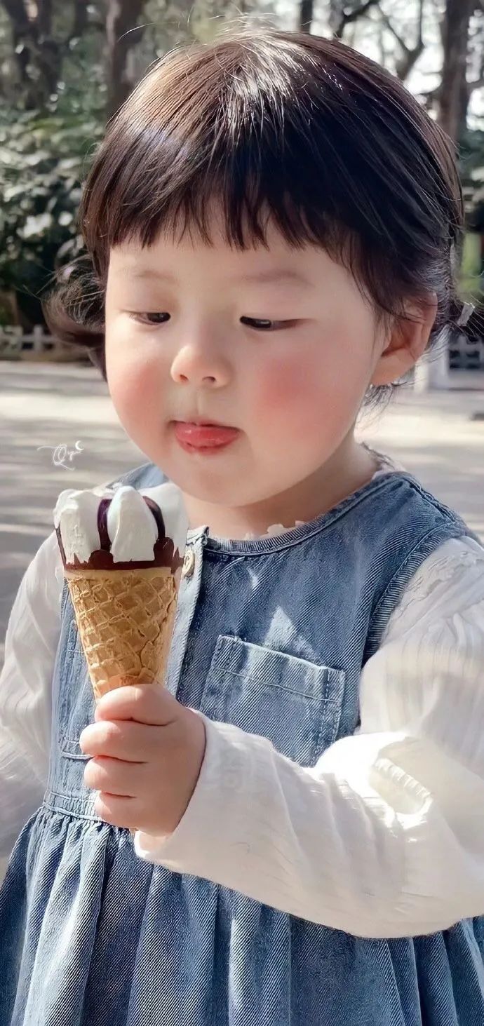 可爱宝宝壁纸高清全屏可自取,手机壁纸宝宝可爱女孩