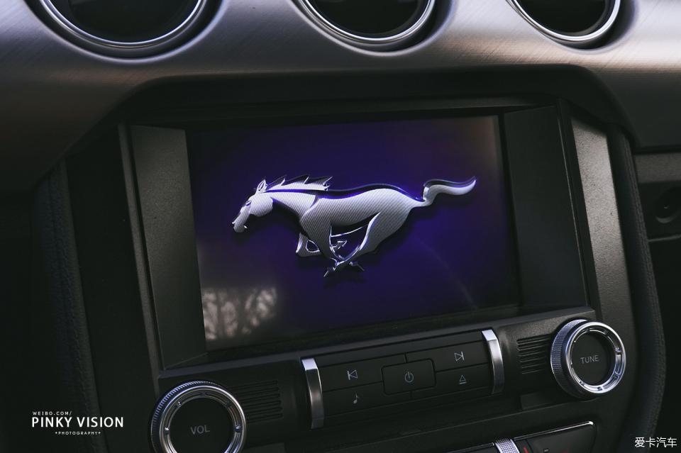 野马mustang宝石红,mustang提车真实评价