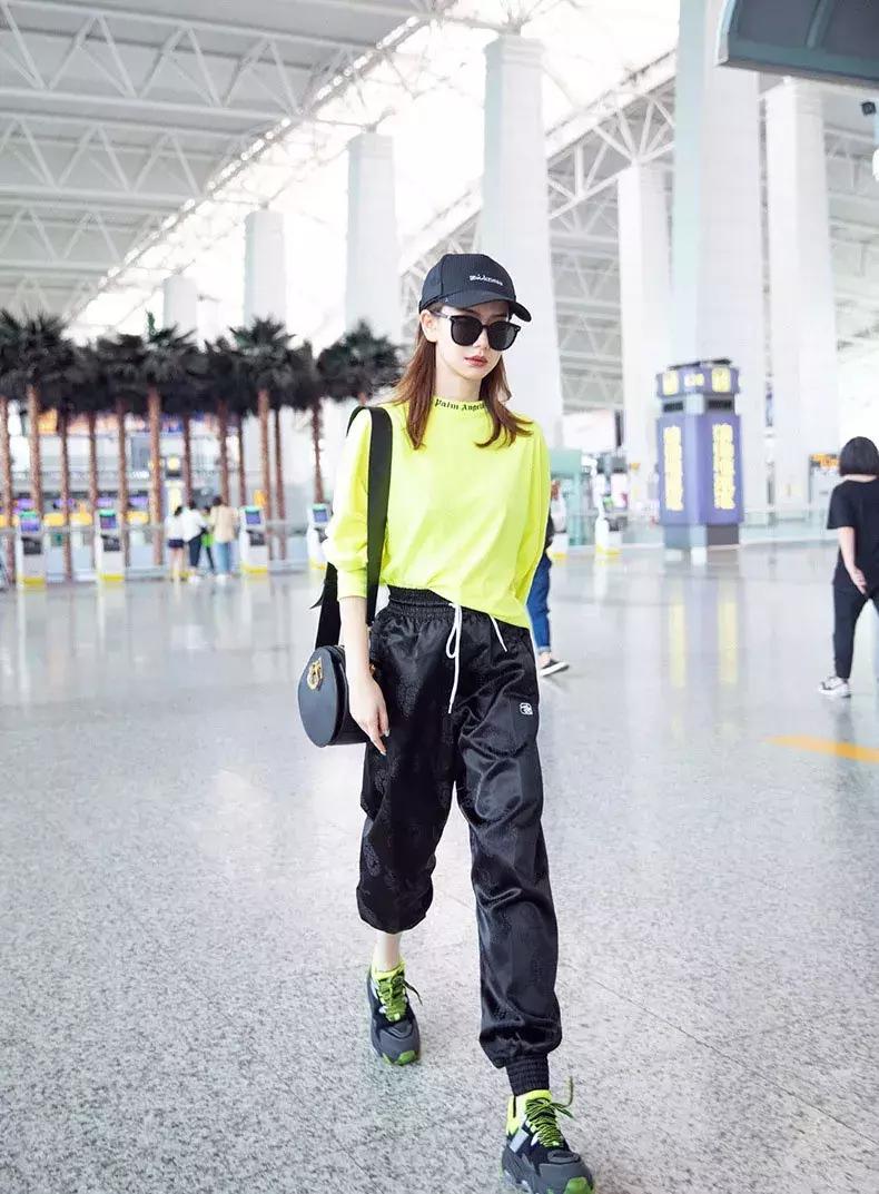 别再穿烂大街的小白鞋了,别再穿小白鞋了今年最火的六双鞋