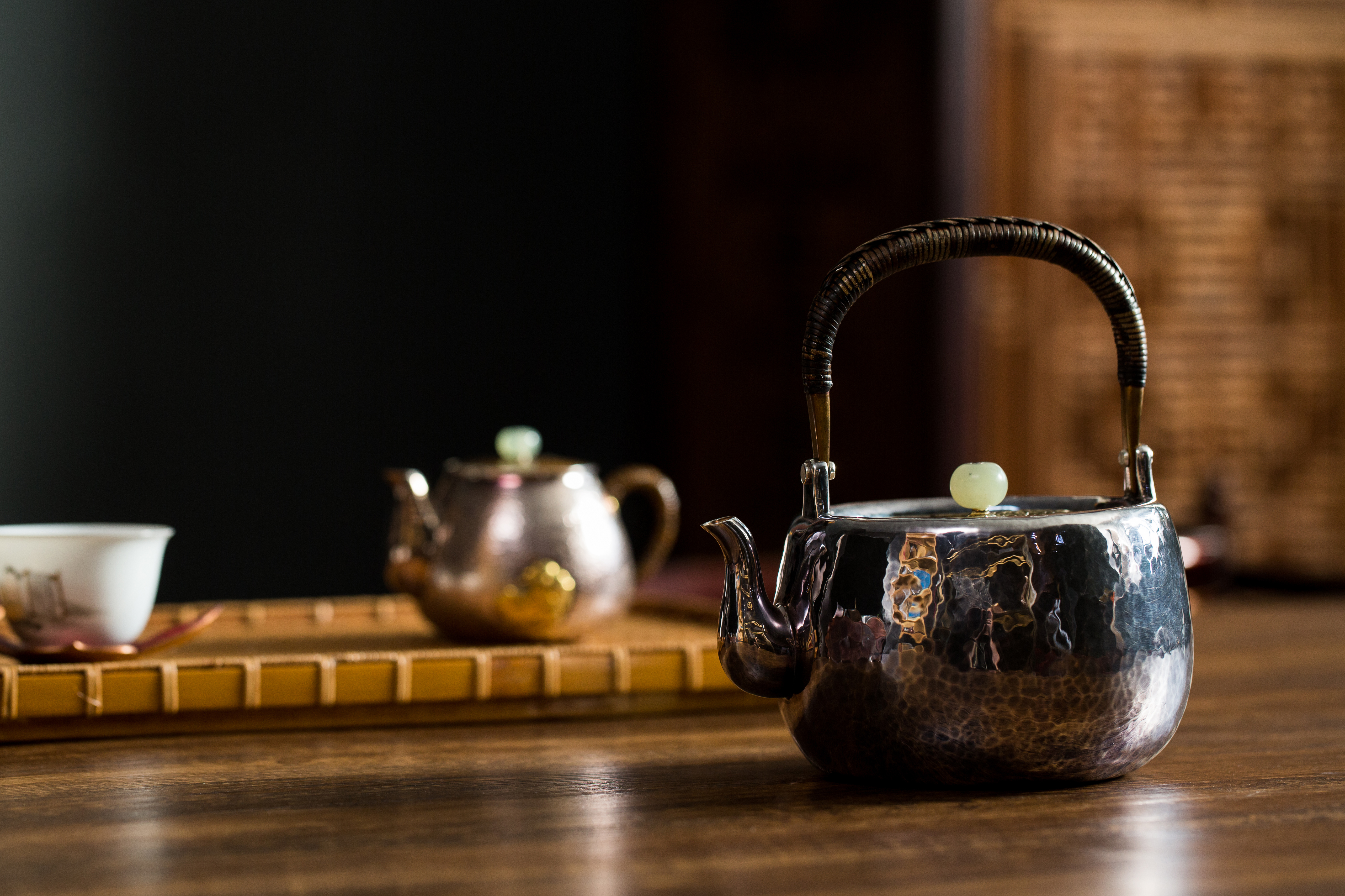 银壶里面黄色斑点怎么去除,银壶黑斑点