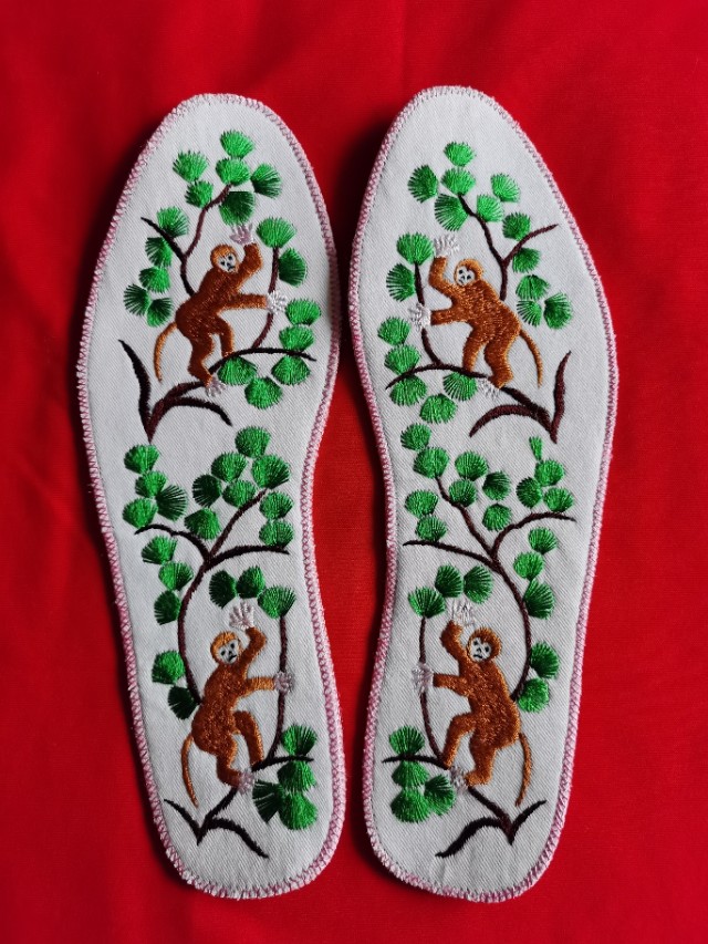 绣花鞋垫太美了,妈妈刺绣鞋垫