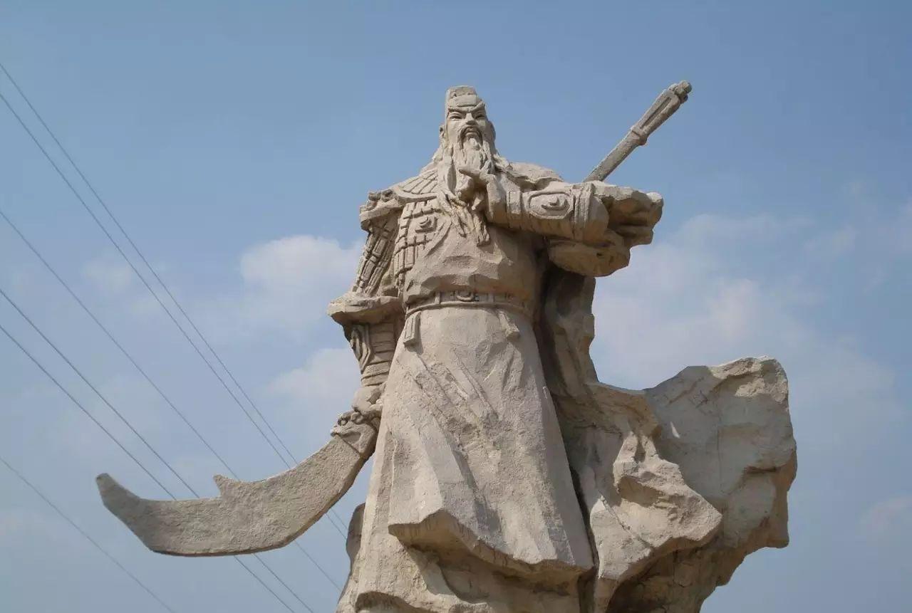 云南石雕关公人物雕像,关公雕像佛纹寓意