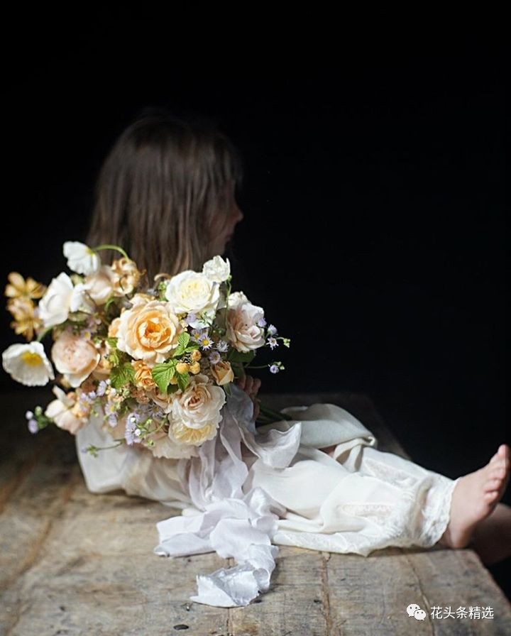 学花艺去上培训班还是去花店好,开花店怎么学