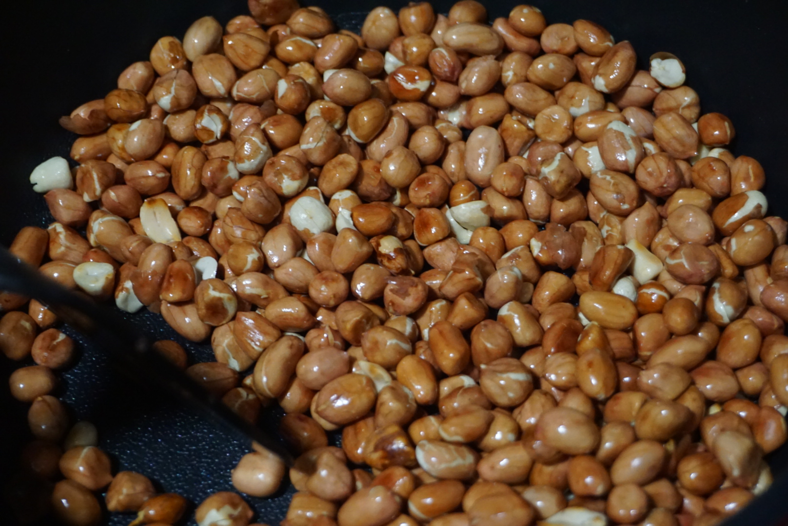 油炸花生米的做法酥脆,炸花生米原味