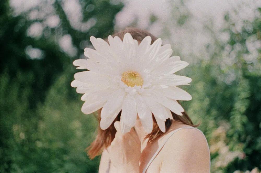 38岁有钱未婚优质女，被婶妈找上门，问要不要过继个孙子给她养老